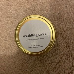 NWT Aria Bella 3oz soy wax candle, wedding cake scent